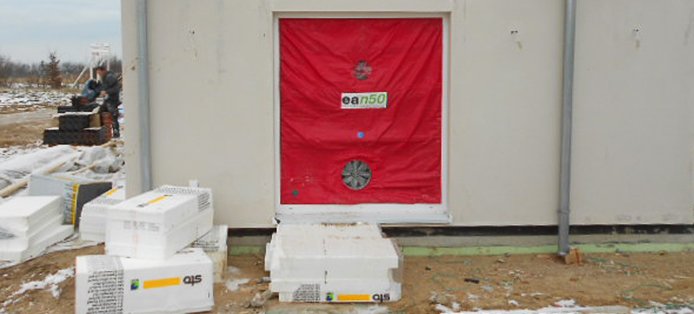 Neubau oder Haussanierung: Warum der Blower Door Test unverzichtbar ist picture ean50 GmbH