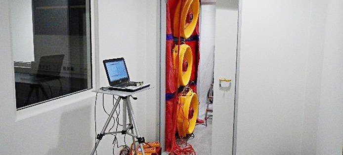 Differenzdruck-Messverfahren in Übergröße: Der Blower Door Test XXL picture ean50 GmbH